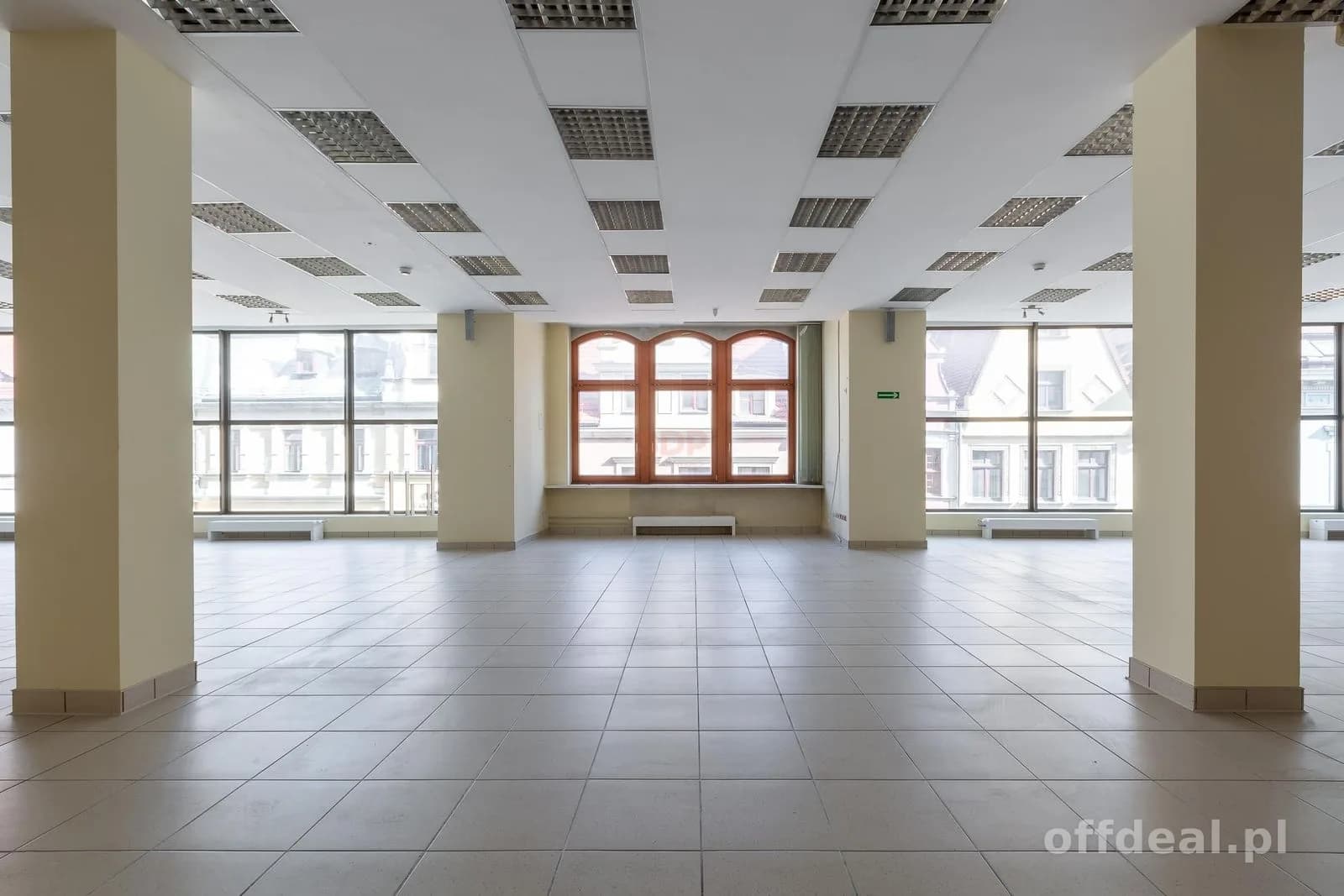 Gewerbeimmobilie zur Miete in Wrocław, Stare Miasto | 900 m²