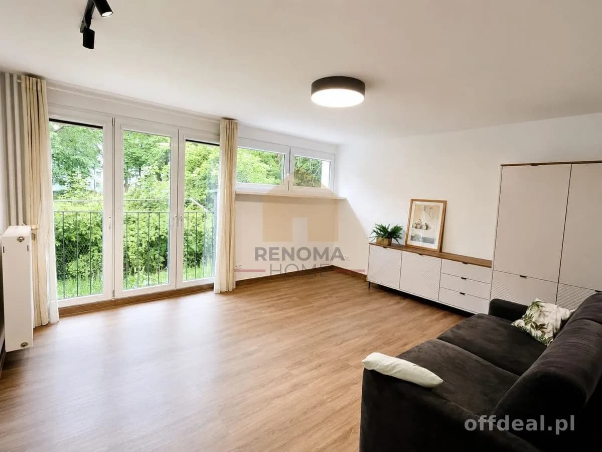 Biskupin | 3 pokoje | Po generalnym remoncie