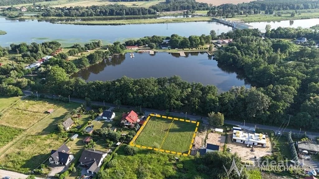 Działka nad jeziorem * 2200 m2 * budowlana