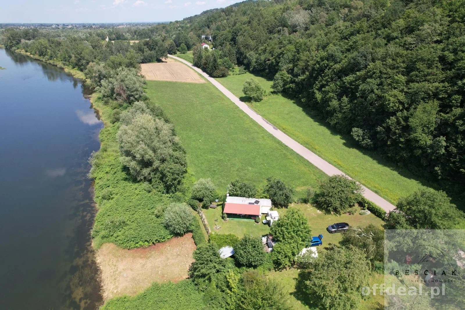 Działka z linią brzegową