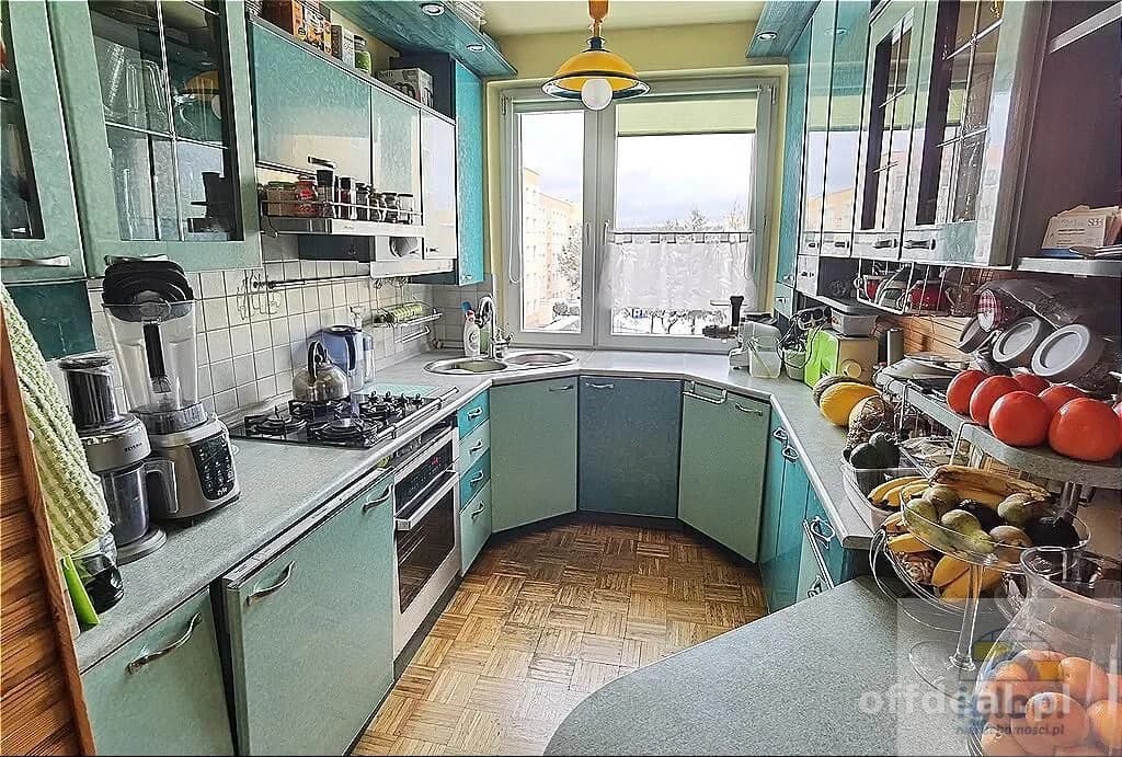 Mieszkanie 4 pokojowe na 1p w bloku os.Na Stoku
