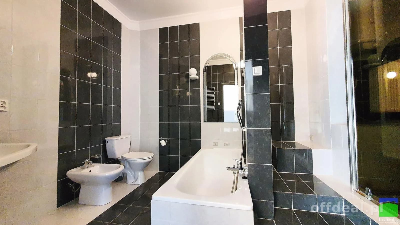 Julianów - do wynajęcia dom 300 m2 dwa garaże
