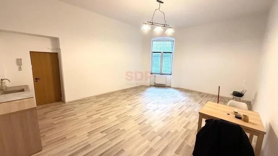Gewerbeimmobilie zum Verkauf in Łódź, Śródmieście | 92,65 m²