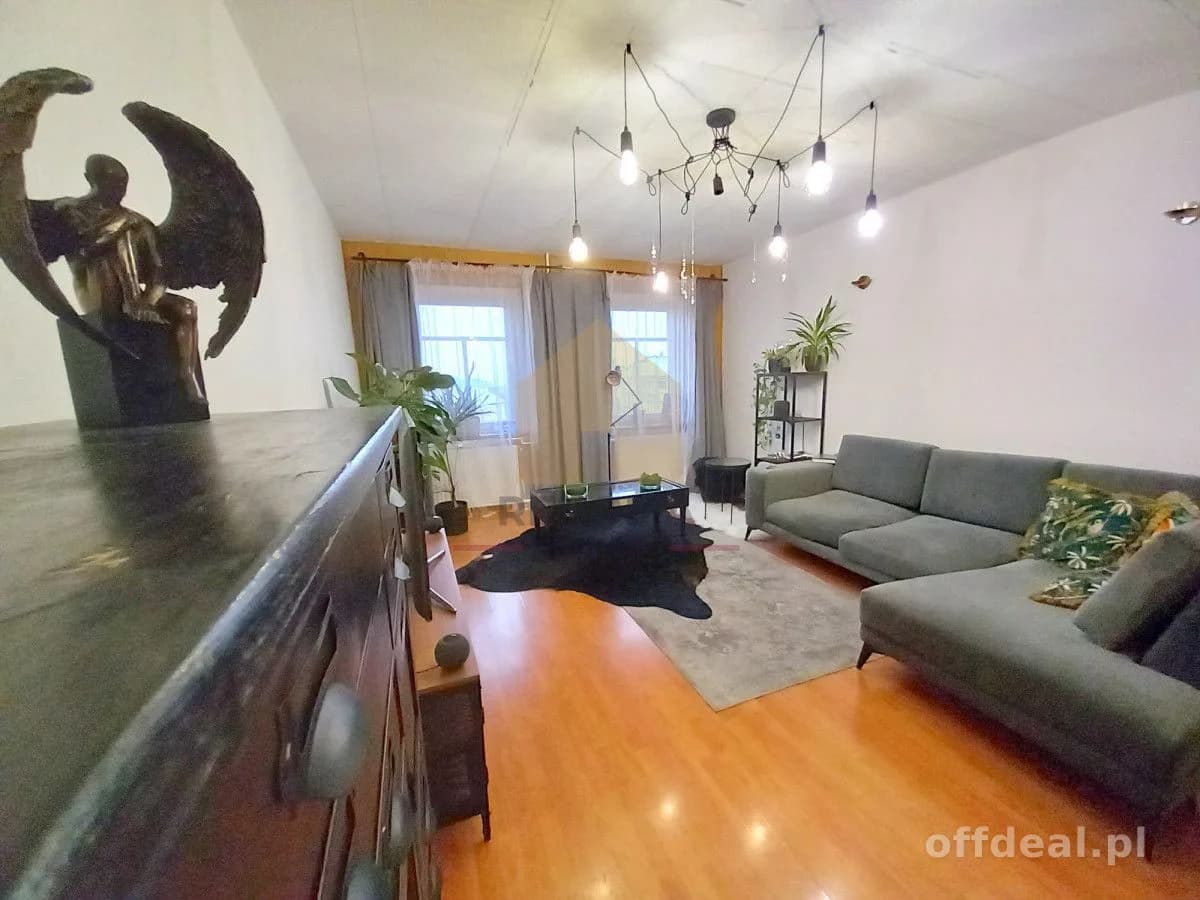 Dwupokojowe mieszkanie , IV piętro, kamienica 64m2