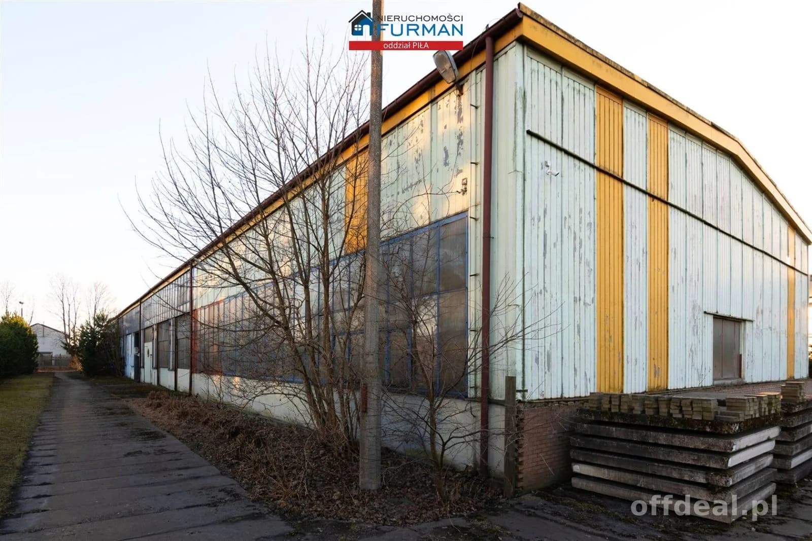 Hale produkcyjne 2650 m² i grunt inwest. 2,08 ha