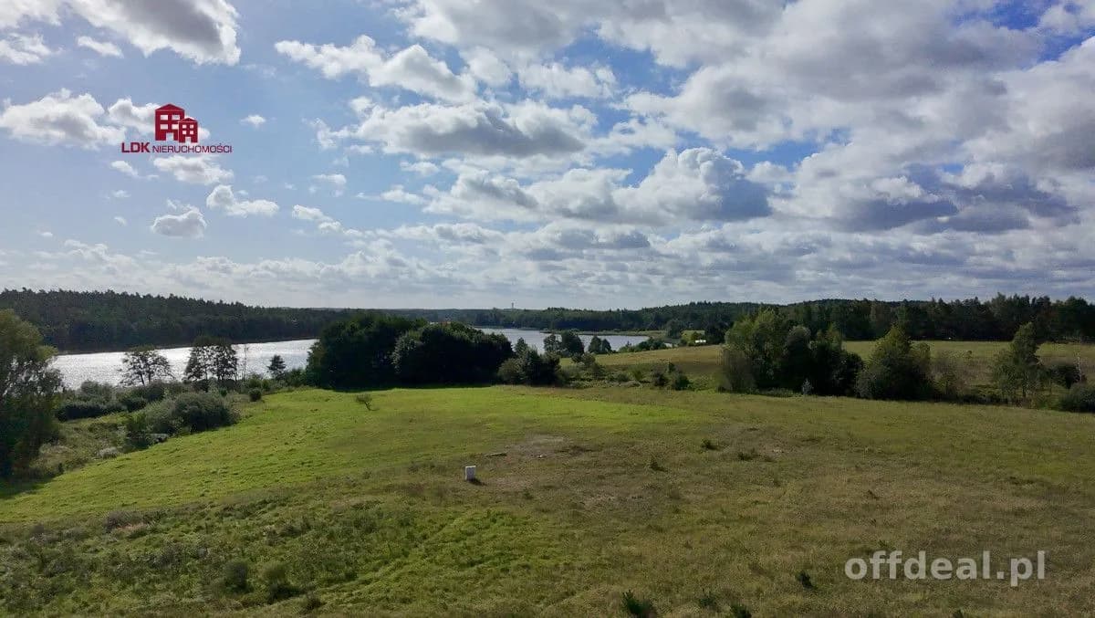 Widok, który zachwyca – działka nad Jeziorem