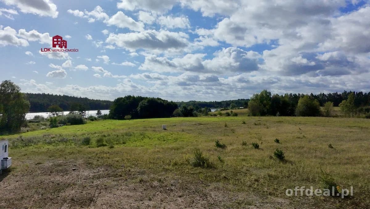 Widok, który zachwyca – działka nad Jeziorem