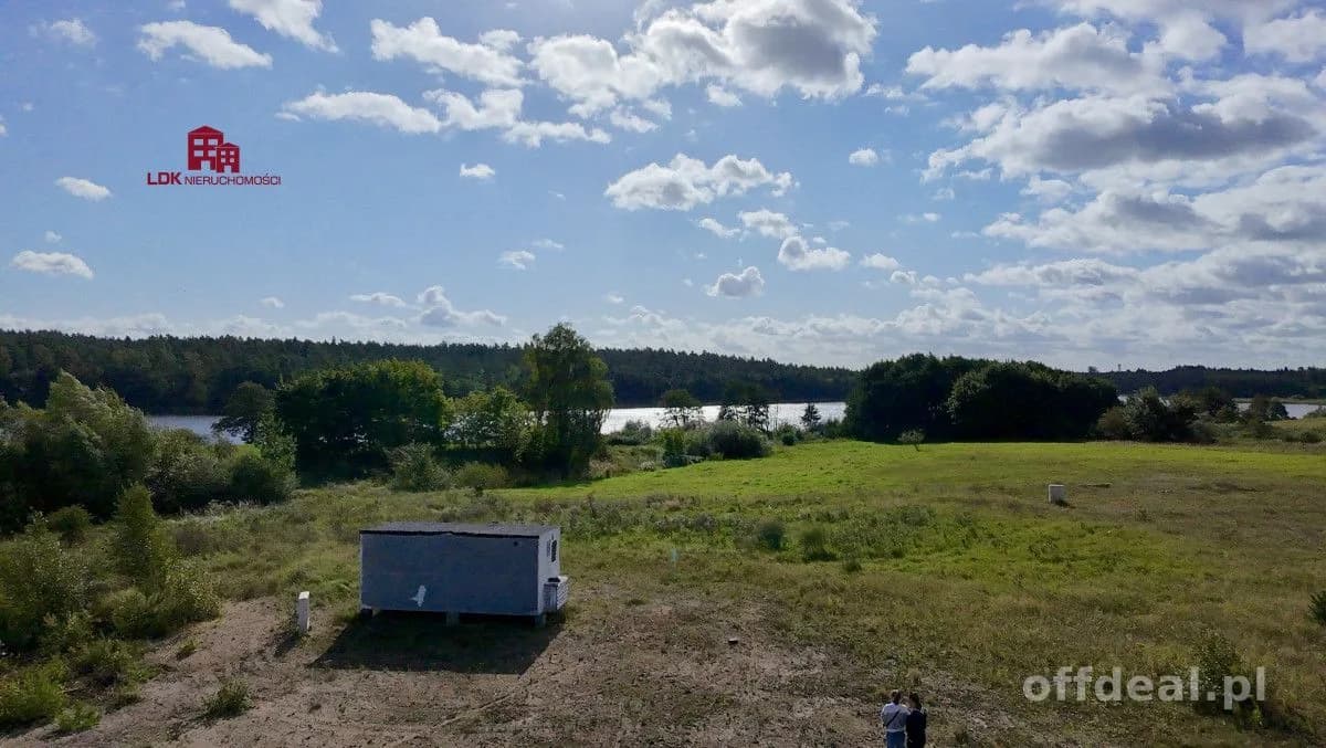 Widok, który zachwyca – działka nad Jeziorem