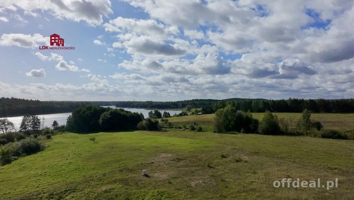 Widok, który zachwyca – działka nad Jeziorem