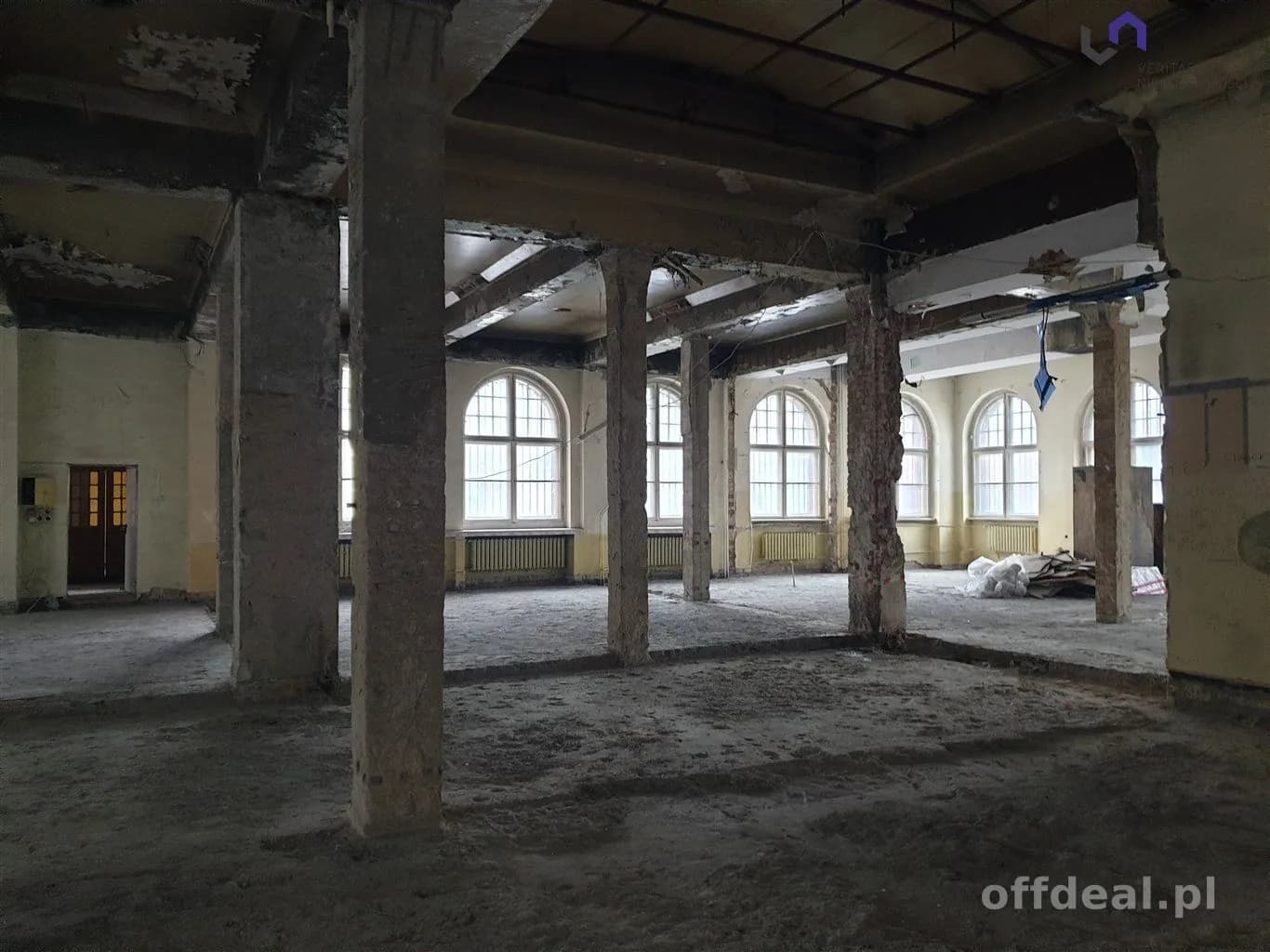DUŻY LOKAL. IDELANY BIURO, SIEDZIBĘ BANKU, FIRMY.
