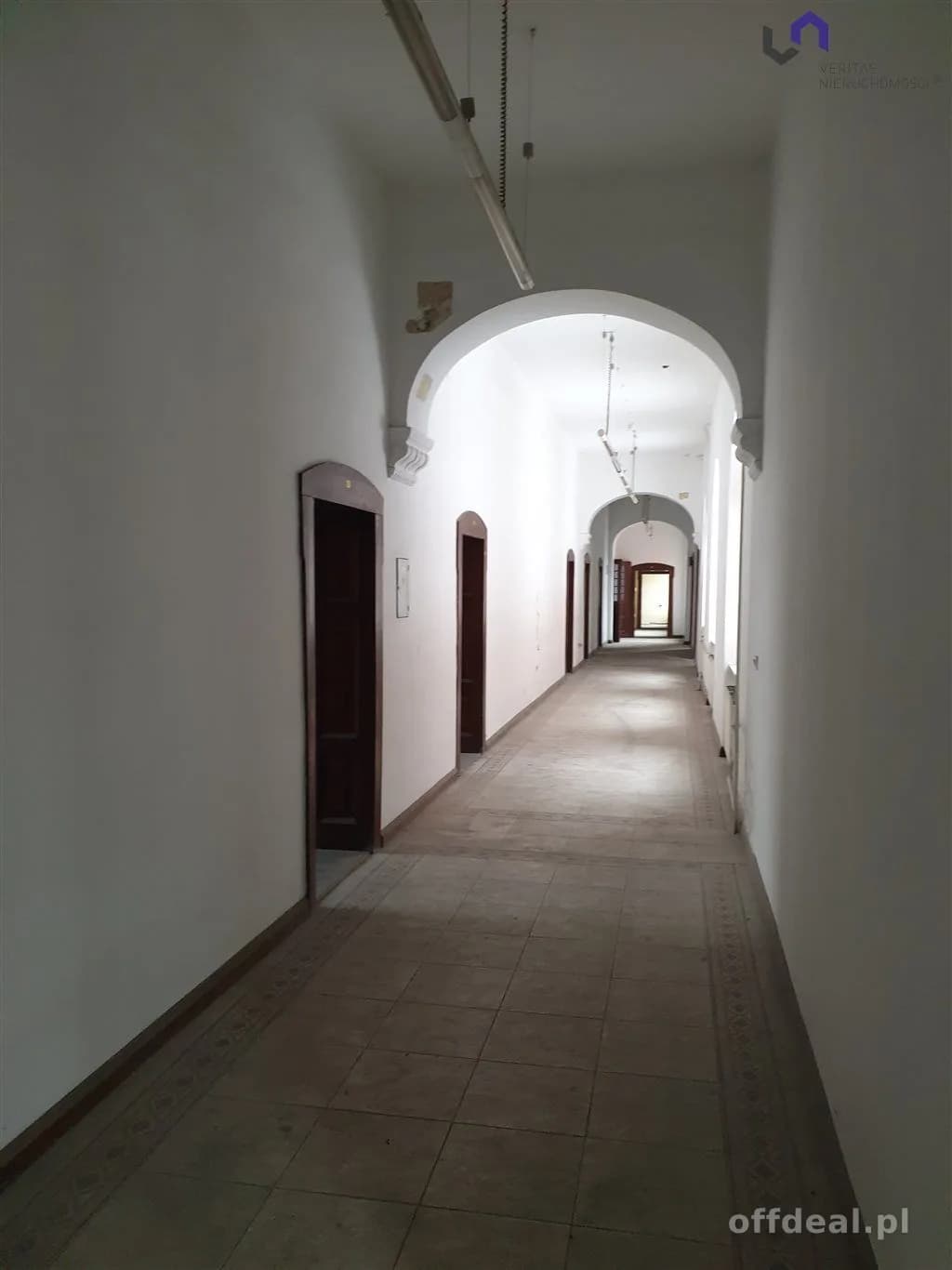 DUŻY LOKAL. IDELANY BIURO, SIEDZIBĘ BANKU, FIRMY.