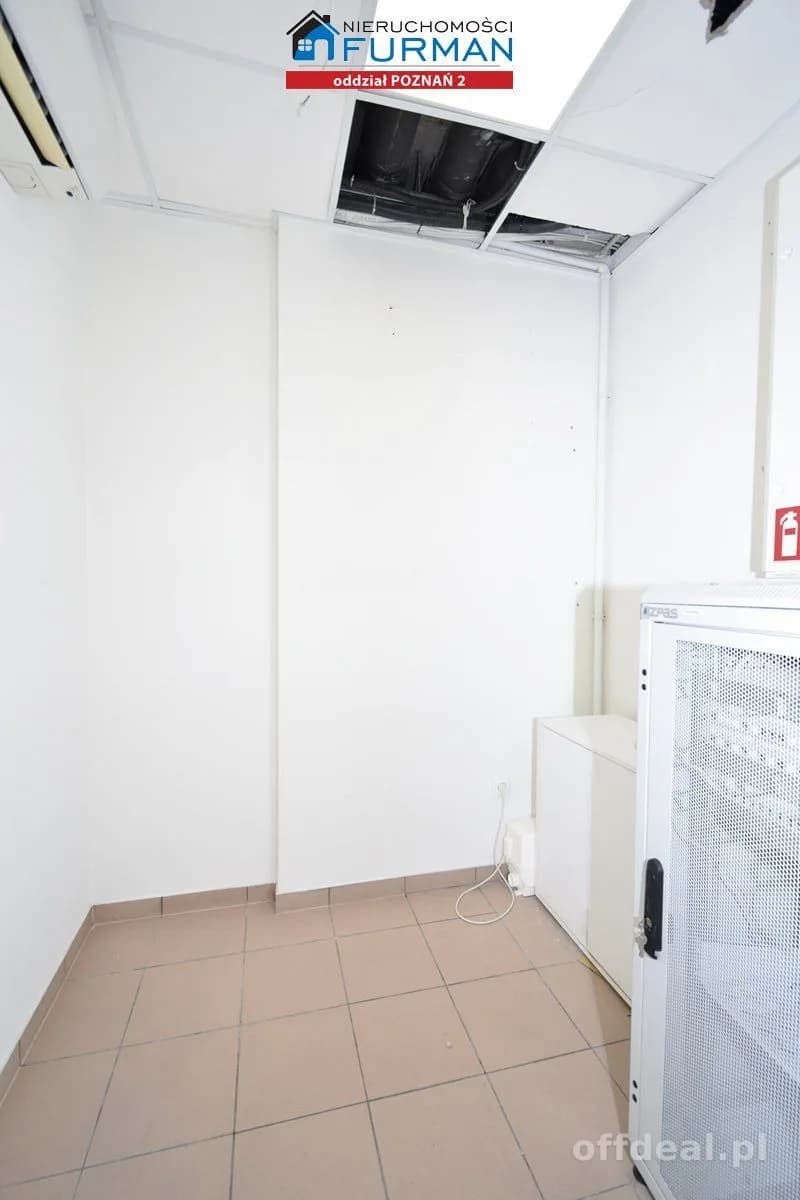 Lokal 145 m², parter, witryna, ul.Piątkowska 116