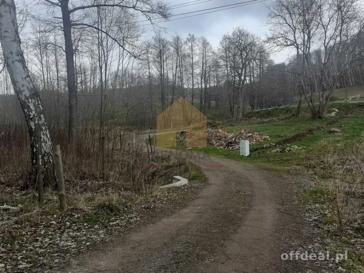 terrain à vendre à Walim | 1 234 m²