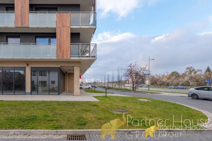 Lokal 103m2 | Narożny | Duże witryny | Dwa wejścia