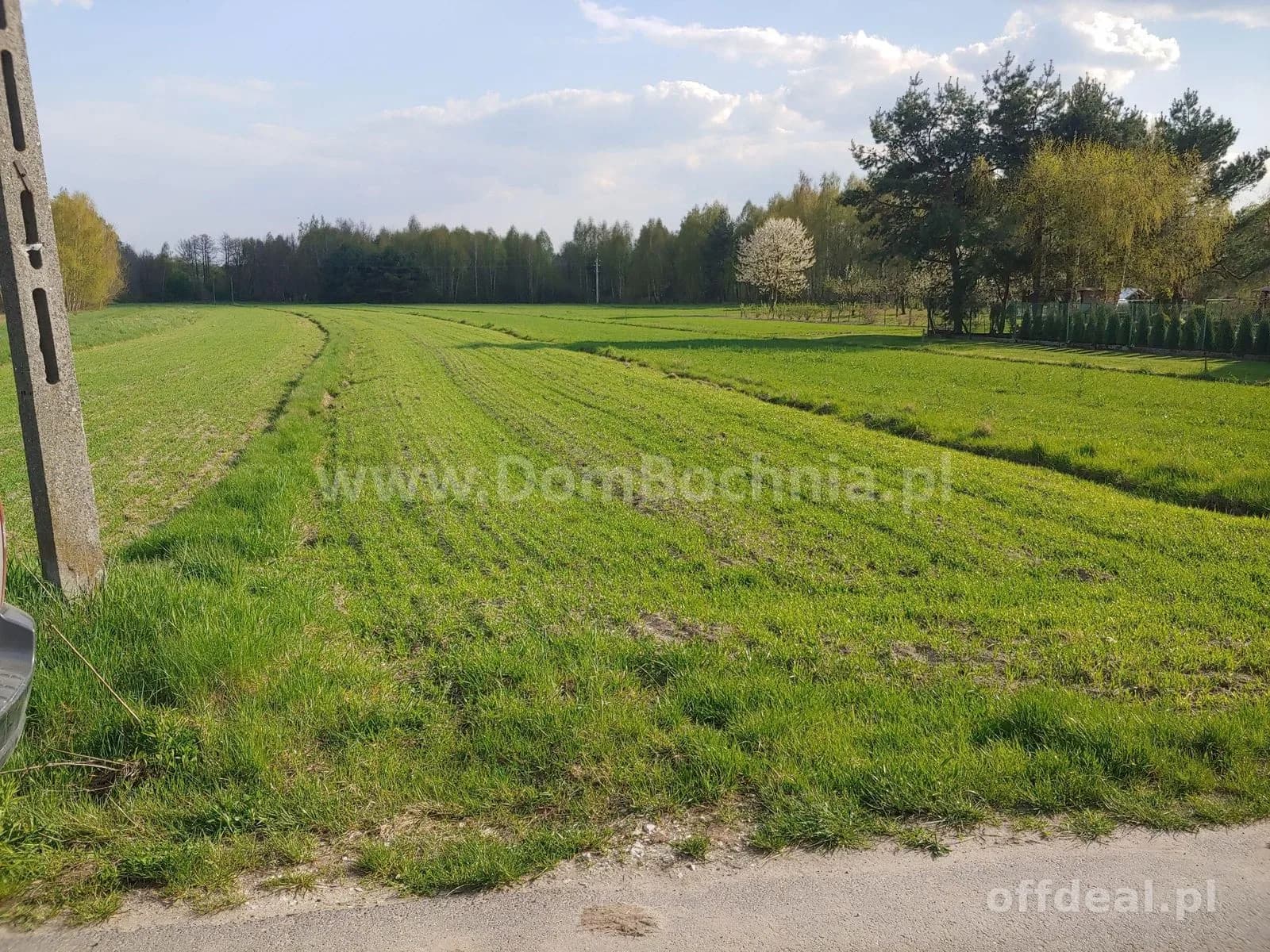 Dąbrówka k.Bochni wąska działka budowlana