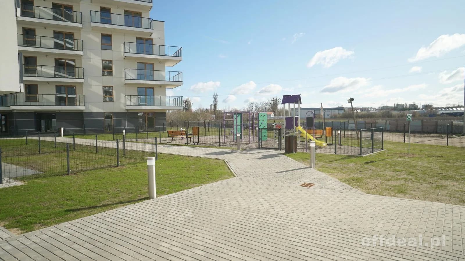 Atrakcyjne mieszkanie dostępne od ręki na pierwszym piętrze M-59