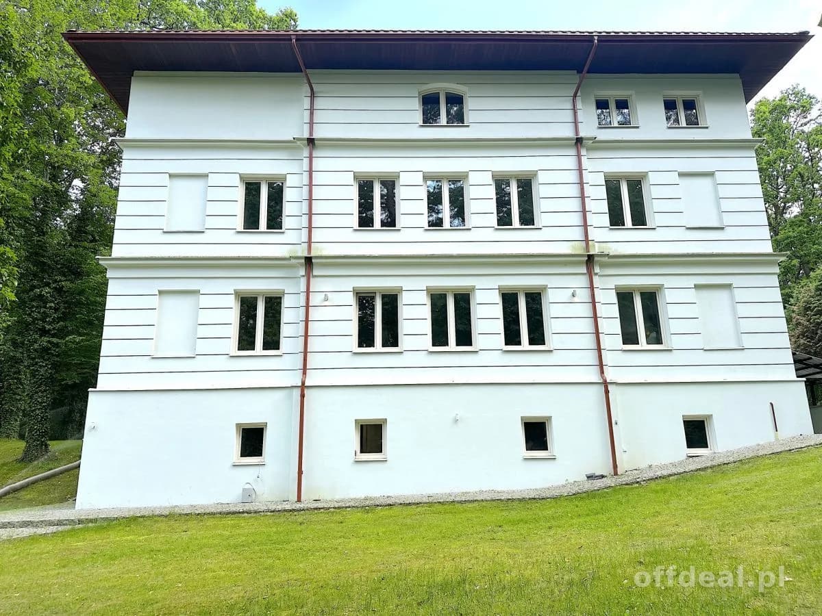 Zdjęcie 11: Dom, 14 pokoje, 860 m², Podkowa Leśna