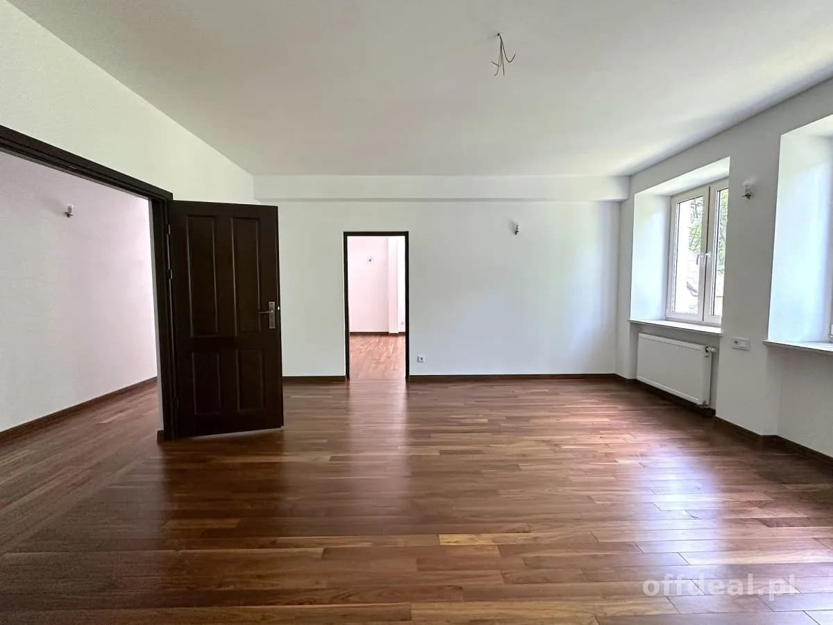 Zdjęcie 16: Dom, 14 pokoje, 860 m², Podkowa Leśna