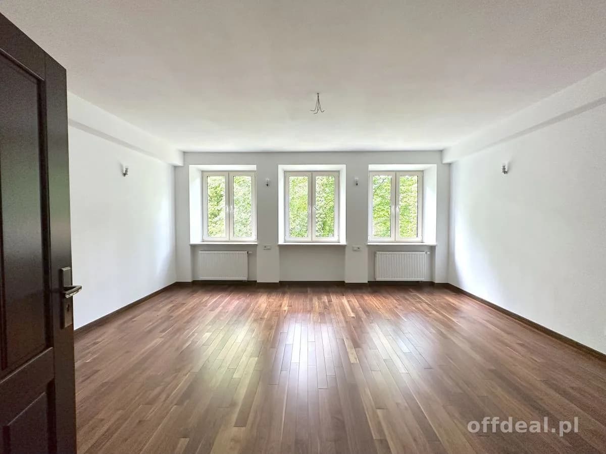 Zdjęcie 18: Dom, 14 pokoje, 860 m², Podkowa Leśna