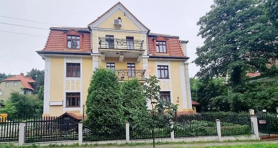 Gewerbeimmobilie zum Verkauf in Szczawno-Zdrój | 729 m²