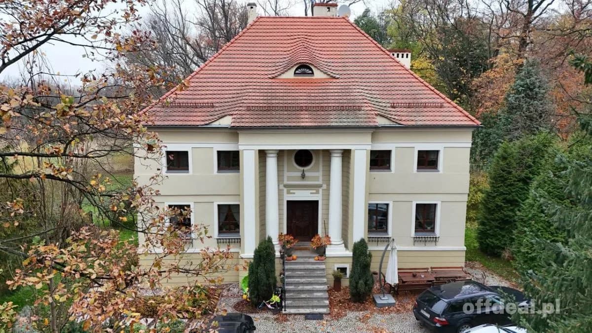 ZABYTKOWY PAŁAC W RYCHNOWIE – WYJĄTKOWA INWESTYCJA