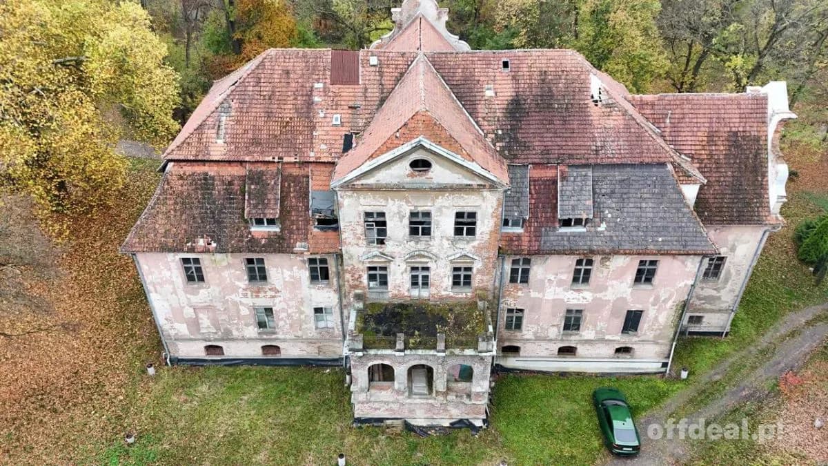 ZABYTKOWY PAŁAC W RYCHNOWIE – WYJĄTKOWA INWESTYCJA