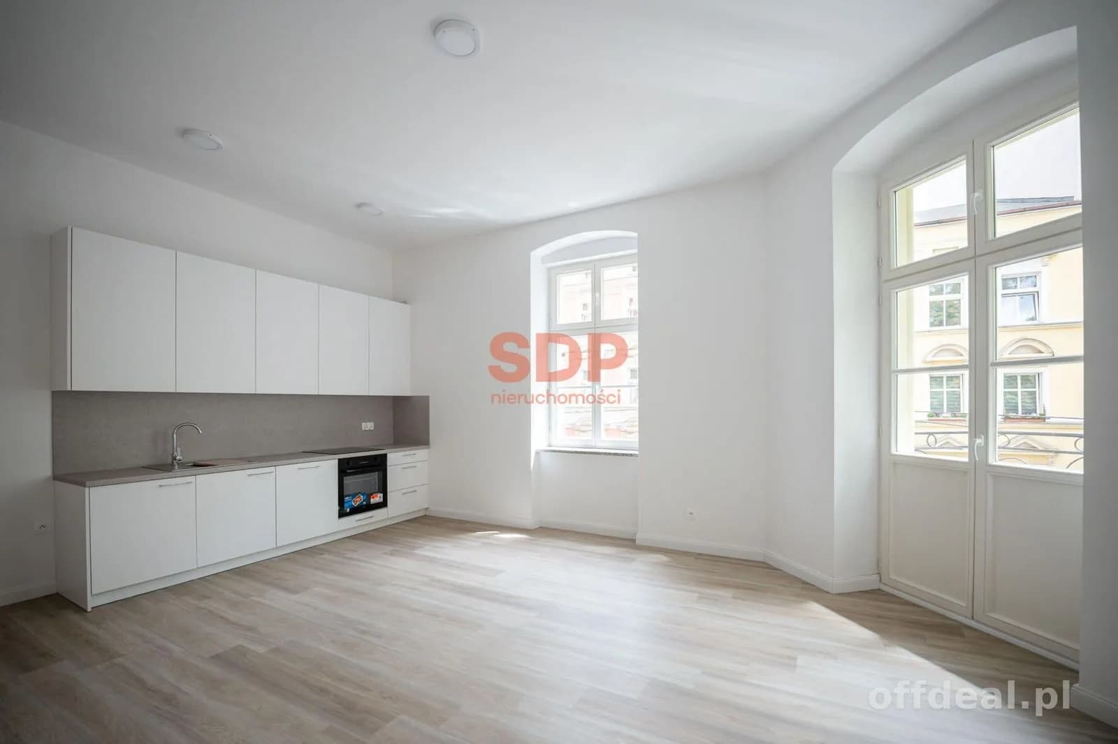 urokliwa kawalerka w odrestaurowanej kamienicy | balkon