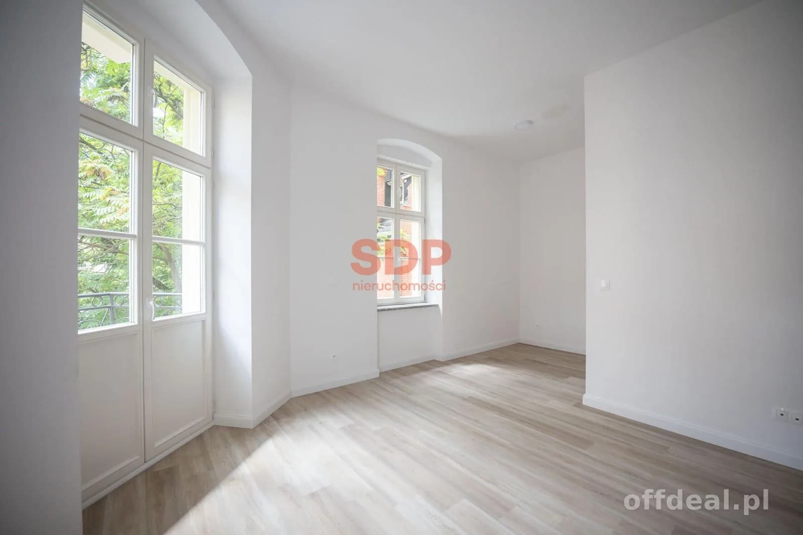 urokliwa kawalerka w odrestaurowanej kamienicy | balkon