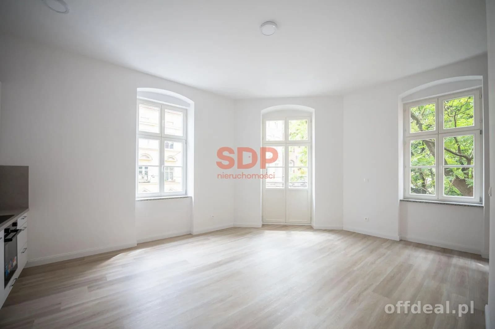 urokliwa kawalerka w odrestaurowanej kamienicy | balkon