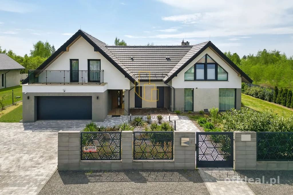 будинок на продаж у Lutynia | 6-кімн. | 264 m²