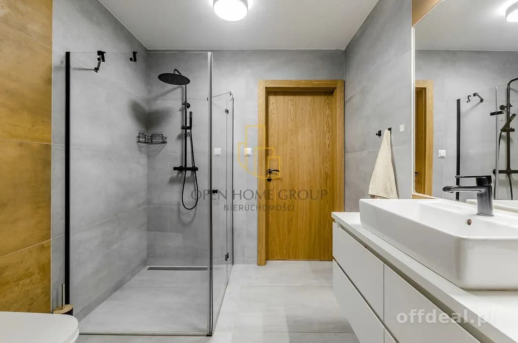 будинок на продаж у Lutynia | 6-кімн. | 264 m²