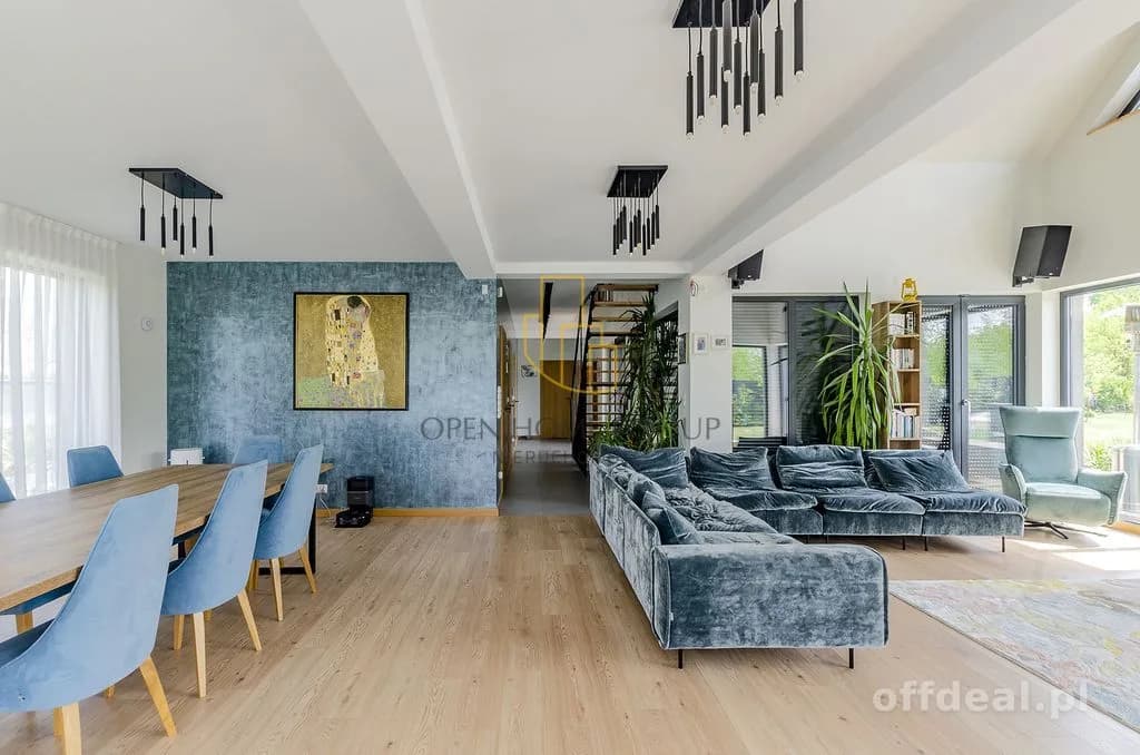 будинок на продаж у Lutynia | 6-кімн. | 264 m²