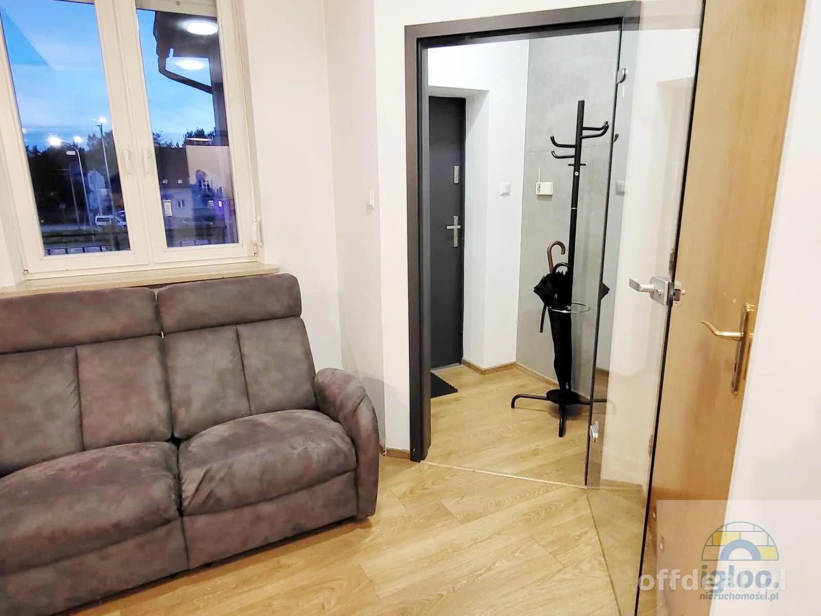 Lokal Biurowo usługowy z miejscami parkingowymi