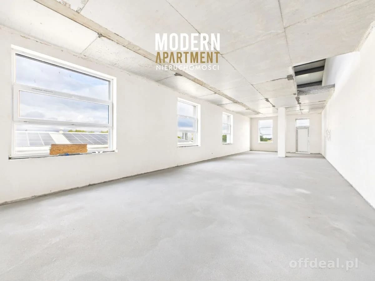 bien commercial à louer à Puck | 1 235 m²