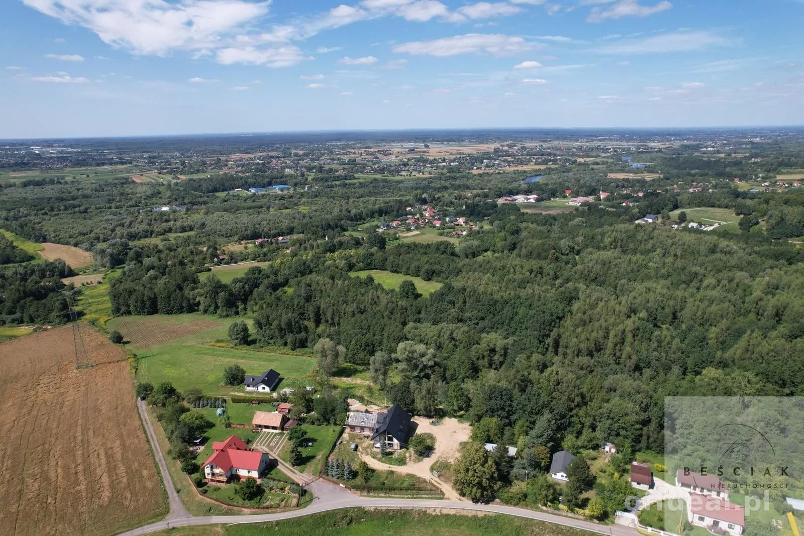 Działka pod zabudowę jednorodzinną – na sprzedaż
