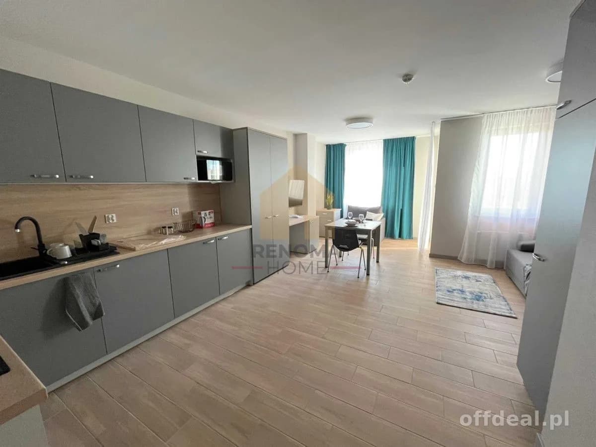 Kawalerka|tramwaj|parking|wszędzie blisko|balkon