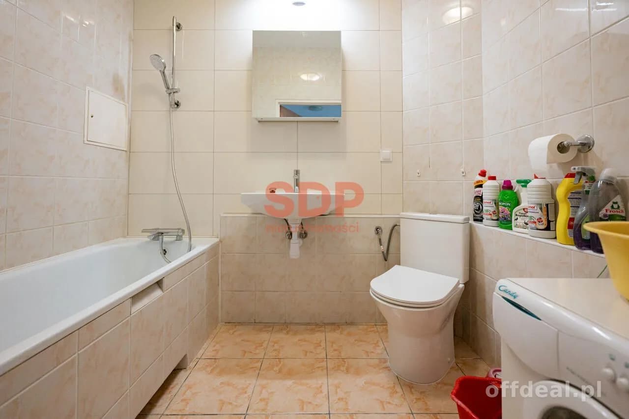 Przestronna kawalerka z balkonem i windą, przy stacji Wro Mikołajów