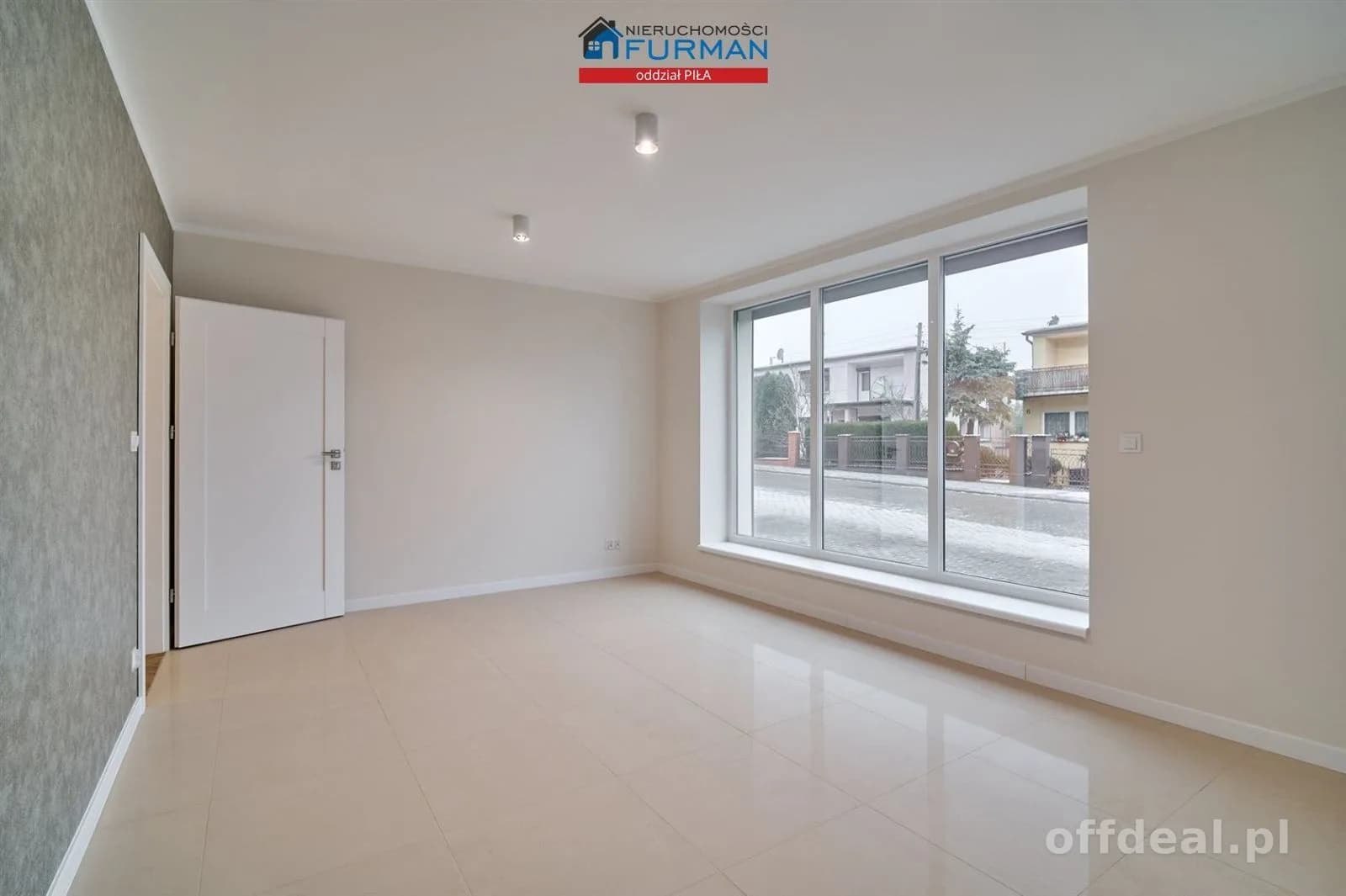 комерційна нерухомість в оренду у Piła, Staszyce | 243 m²