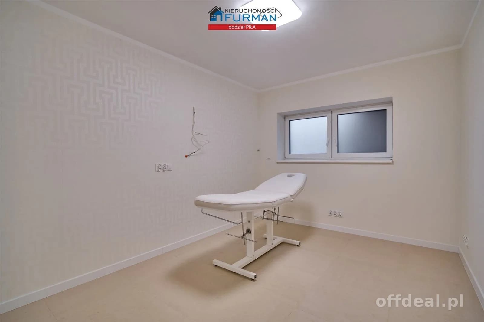 комерційна нерухомість в оренду у Piła, Staszyce | 243 m²