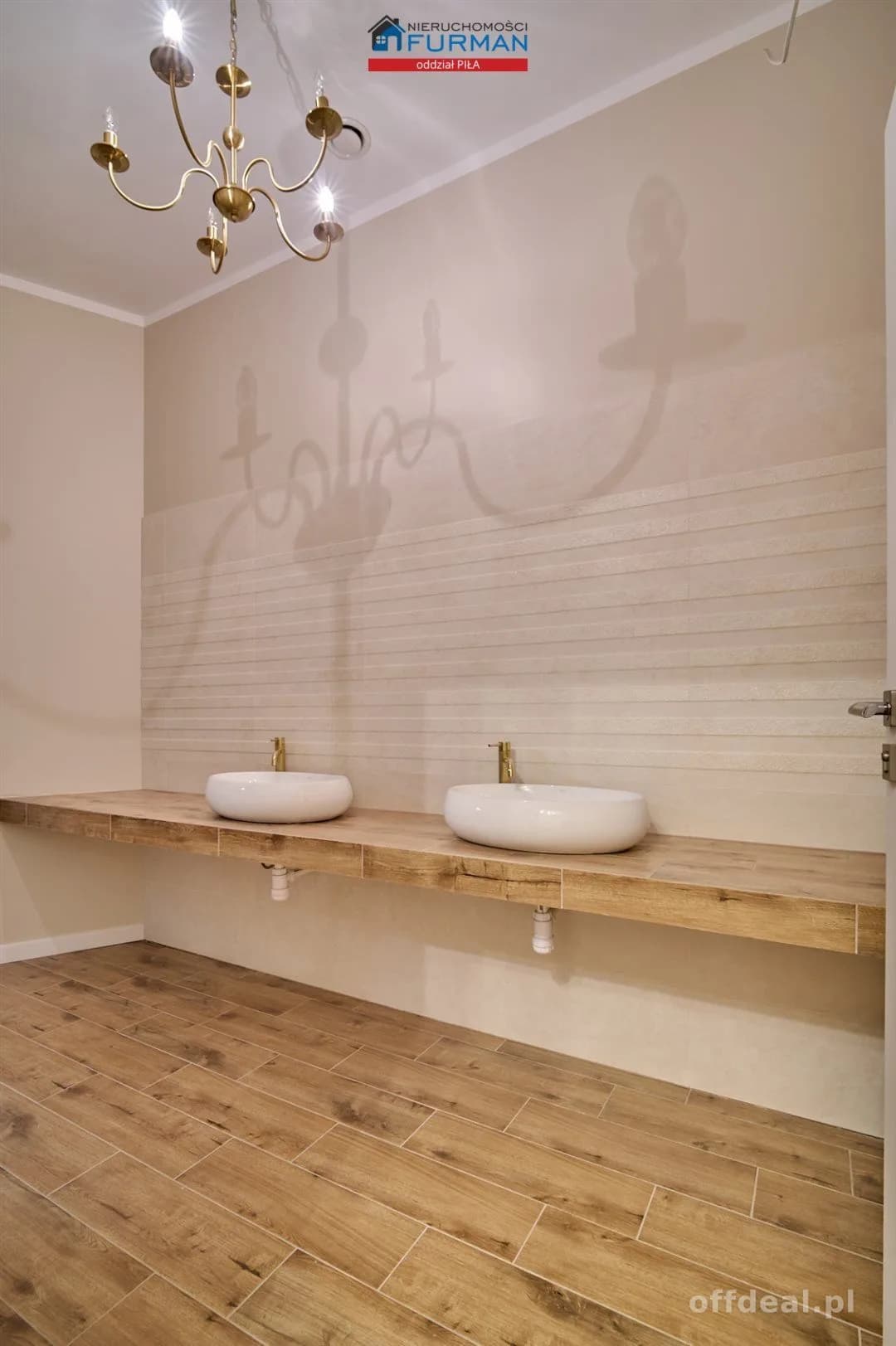 комерційна нерухомість в оренду у Piła, Staszyce | 243 m²