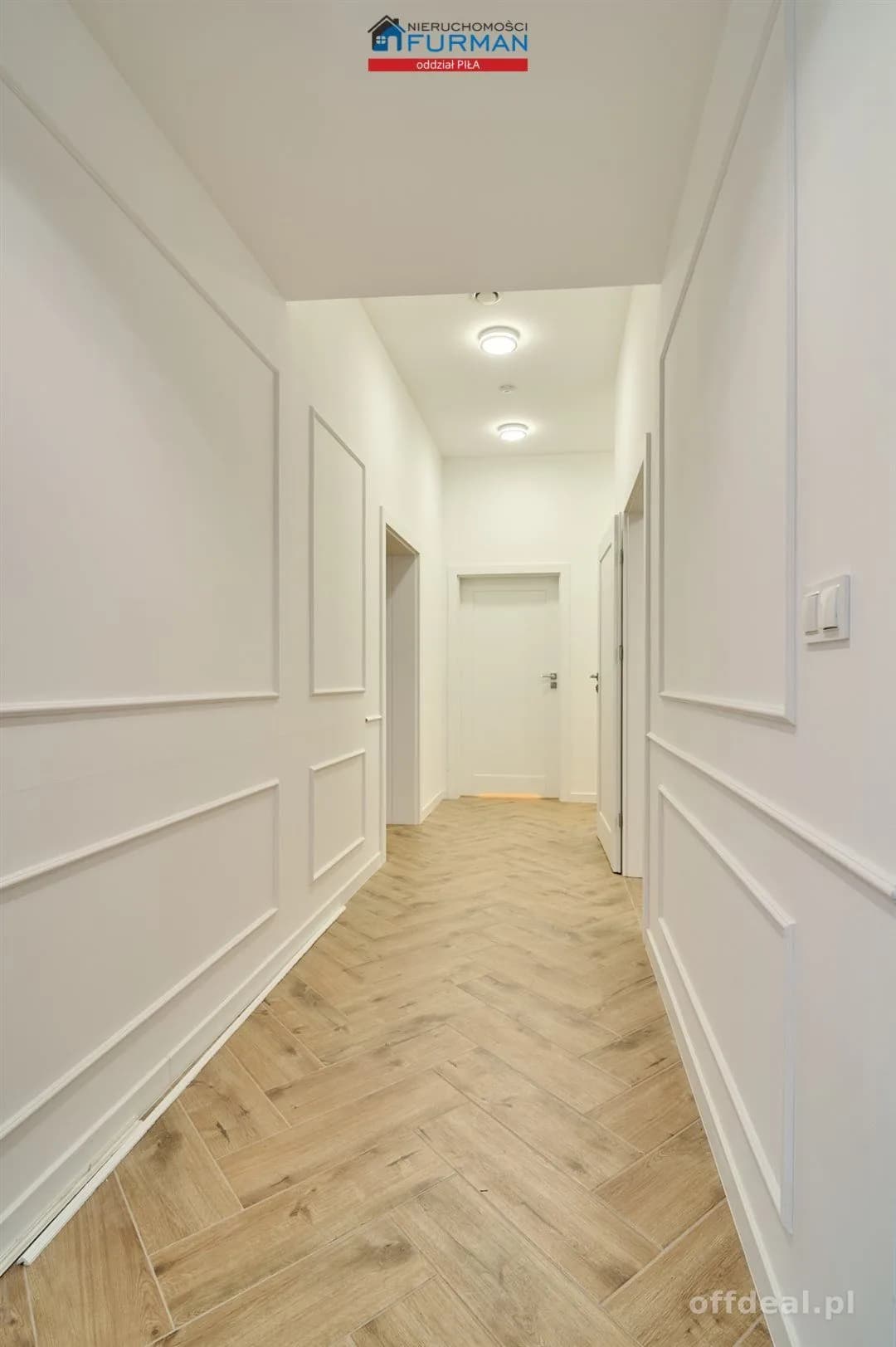 комерційна нерухомість в оренду у Piła, Staszyce | 243 m²