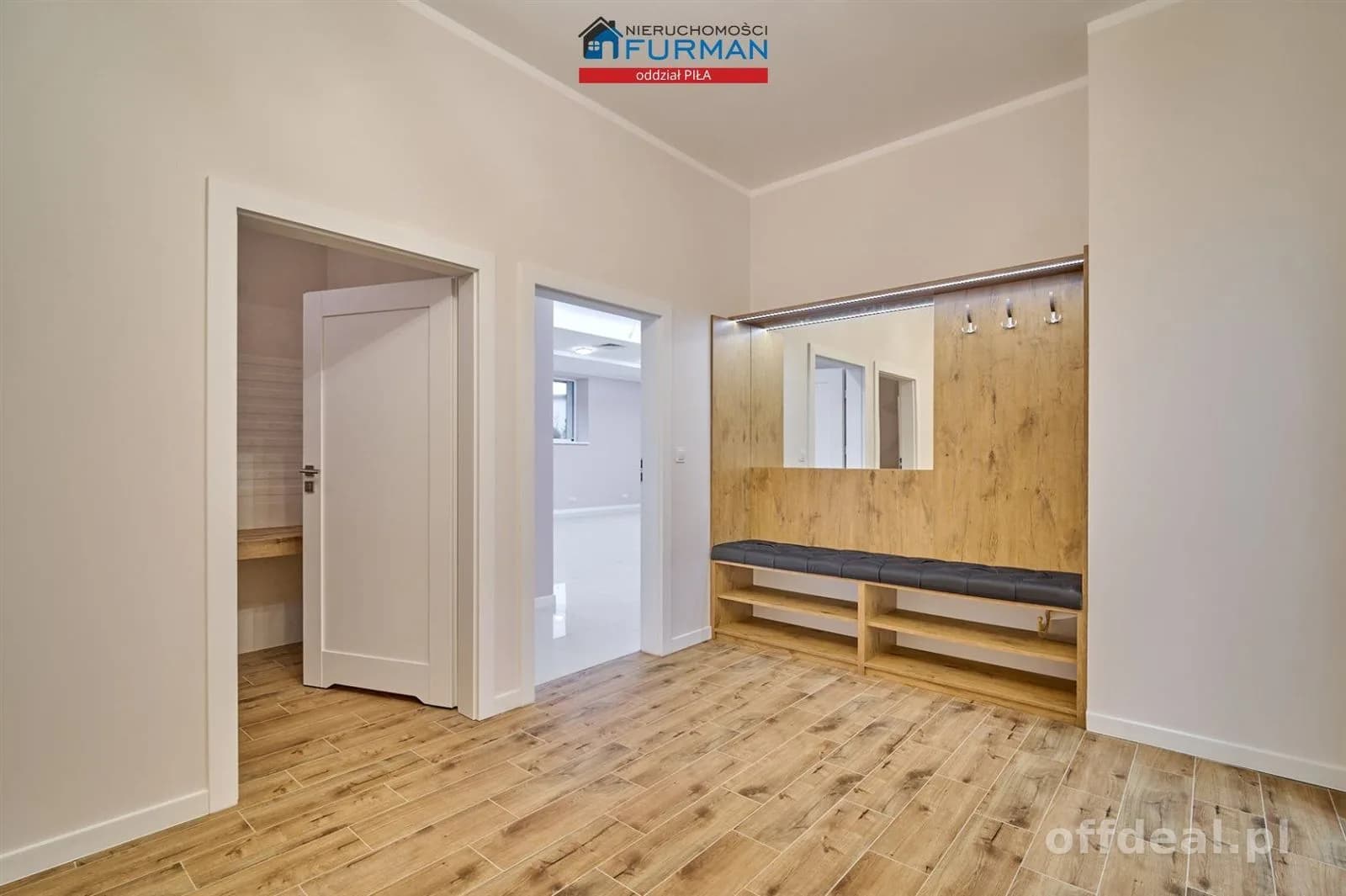 комерційна нерухомість в оренду у Piła, Staszyce | 243 m²