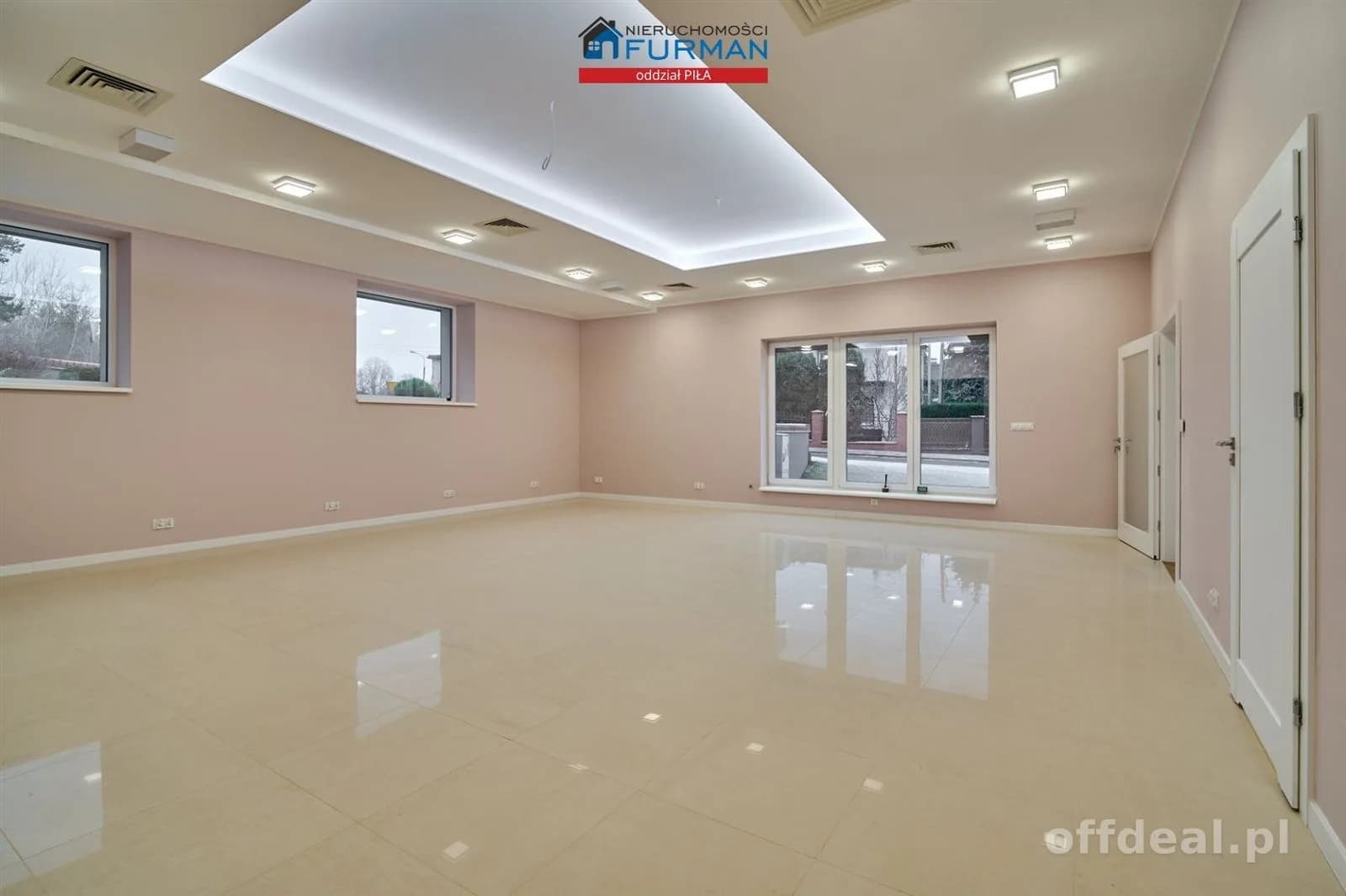 комерційна нерухомість в оренду у Piła, Staszyce | 243 m²