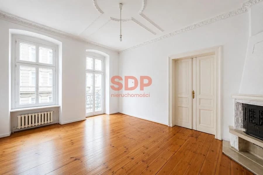 Przestronne 112 m² w klimatycznej kamienicy dla Twojej firmy