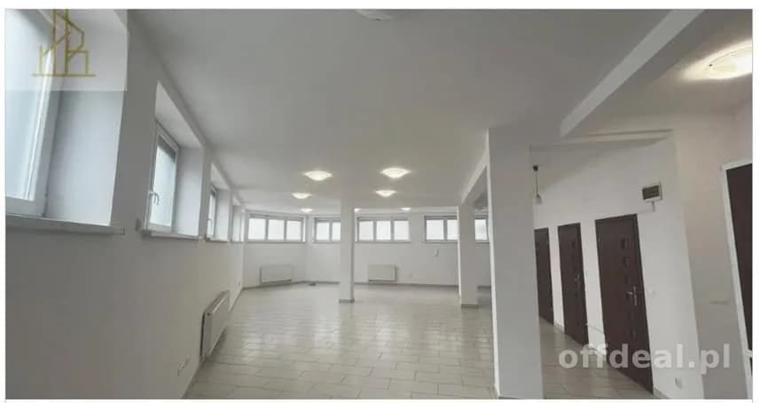bien commercial à louer à Wołomin | 117,7 m²