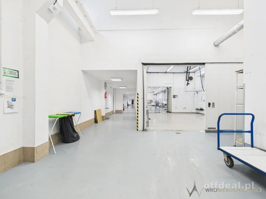 Gewerbeimmobilie zum Verkauf in Oborniki Śląskie | 1.669 m²