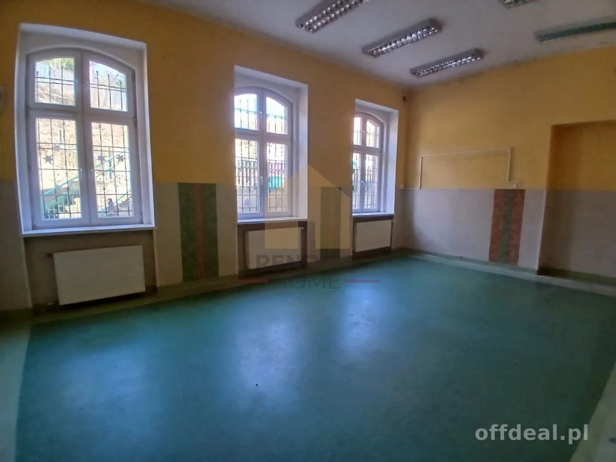 Budynek użytkowy 859 m² | Wałbrzych | inwestycyjny