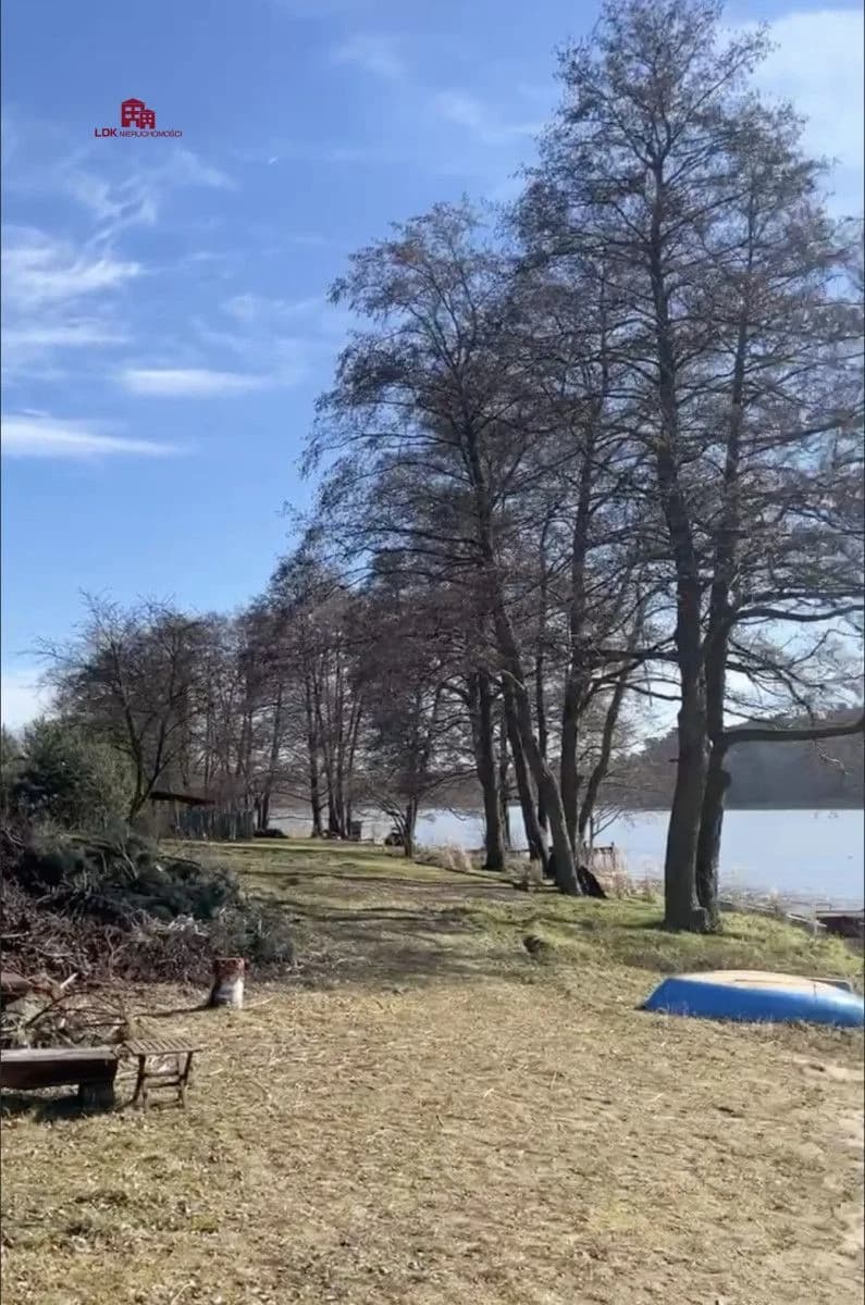 Działki przy jeziorze pod zabudowę jednorodzinną