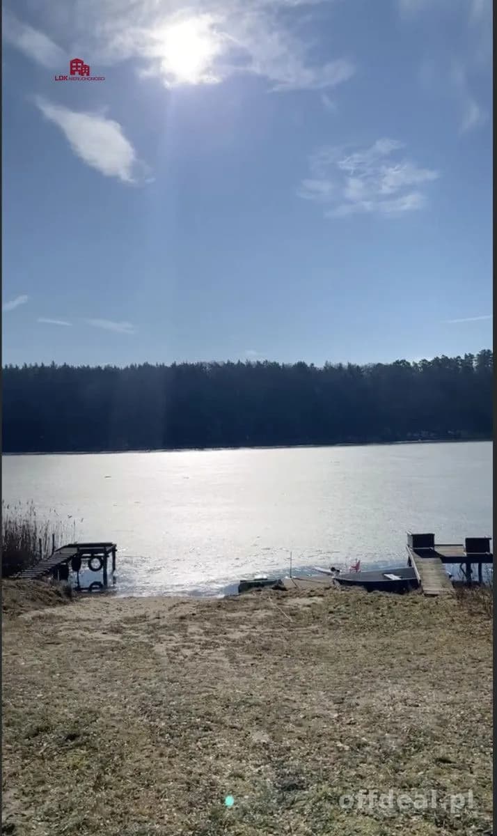 Działki przy jeziorze pod zabudowę jednorodzinną