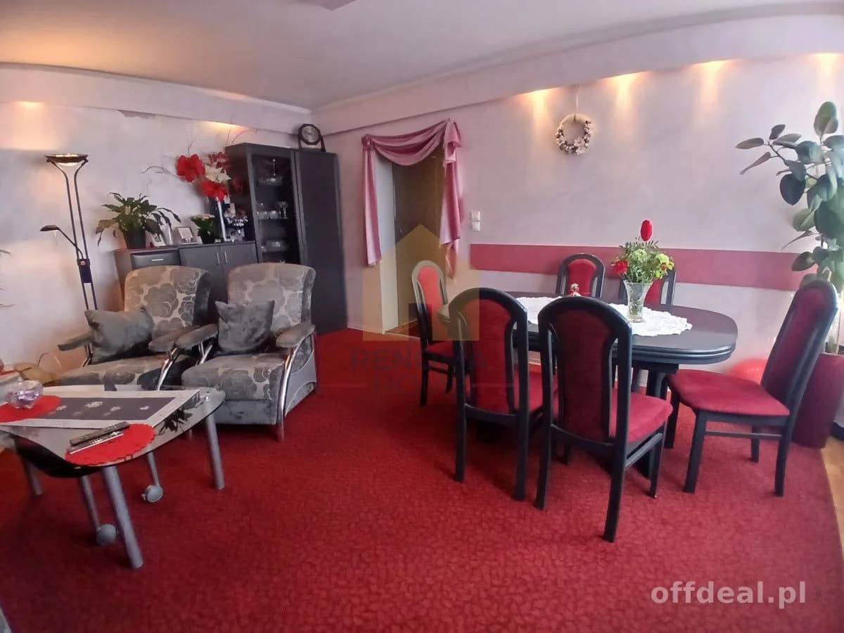 Skrajny dom w zabudowie szeregowej – komfort i pry